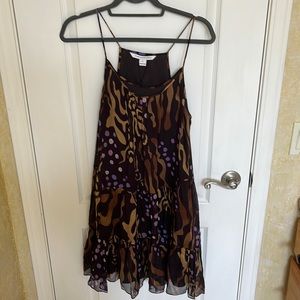 DVF Baylee Dress! Size medium, flowy. Never worn, Still has tags on